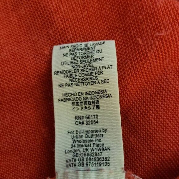 We the Free/Free People Long Sleeve V Neck Oversized Slouchy Red Top with Thumn - Picture 8 of 10